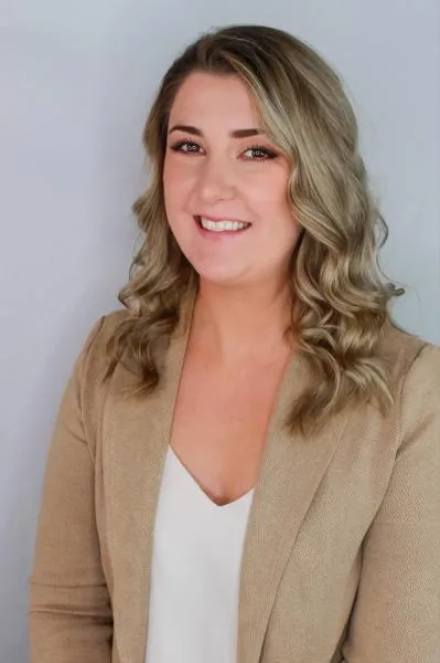 Dr-Maggie_Hirshfield